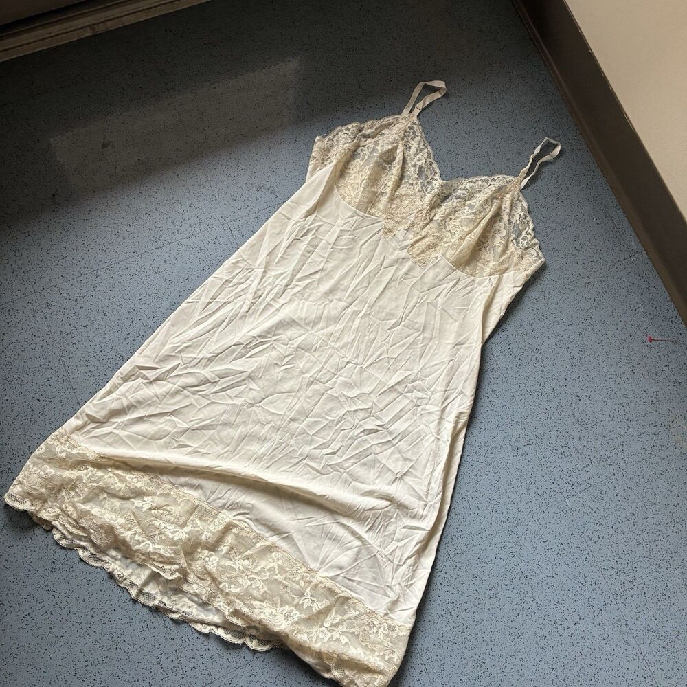 Vintage Old Hollywood Vassarette Lace Slip Dress Ivory Nylon Lingerie Midi 38 US